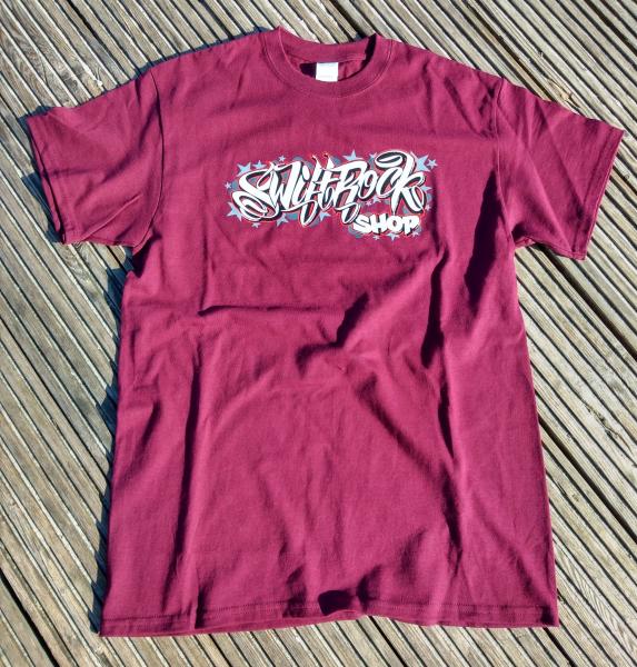 Swift Rock Shop Stars and Clouds Logo T Shirt Weinrot